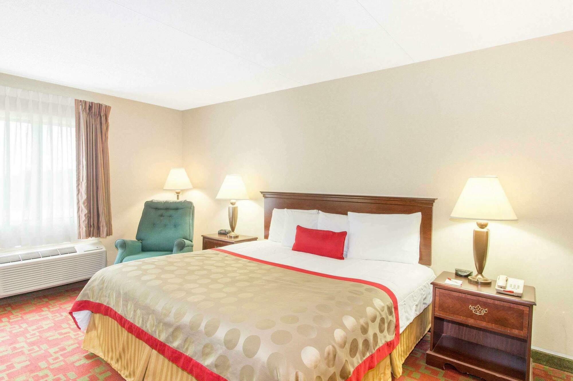 Ramada By Wyndham Hendersonville Ngoại thất bức ảnh